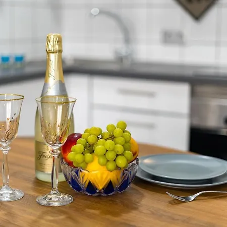 Appartamento Modern Sunny 100m From The