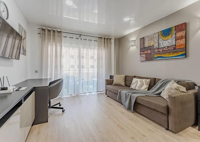 Modern Sunny 100m From The Los Cristianos (Tenerife)