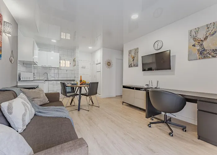 Modern Sunny 100m From The * Los Cristianos (Tenerife)